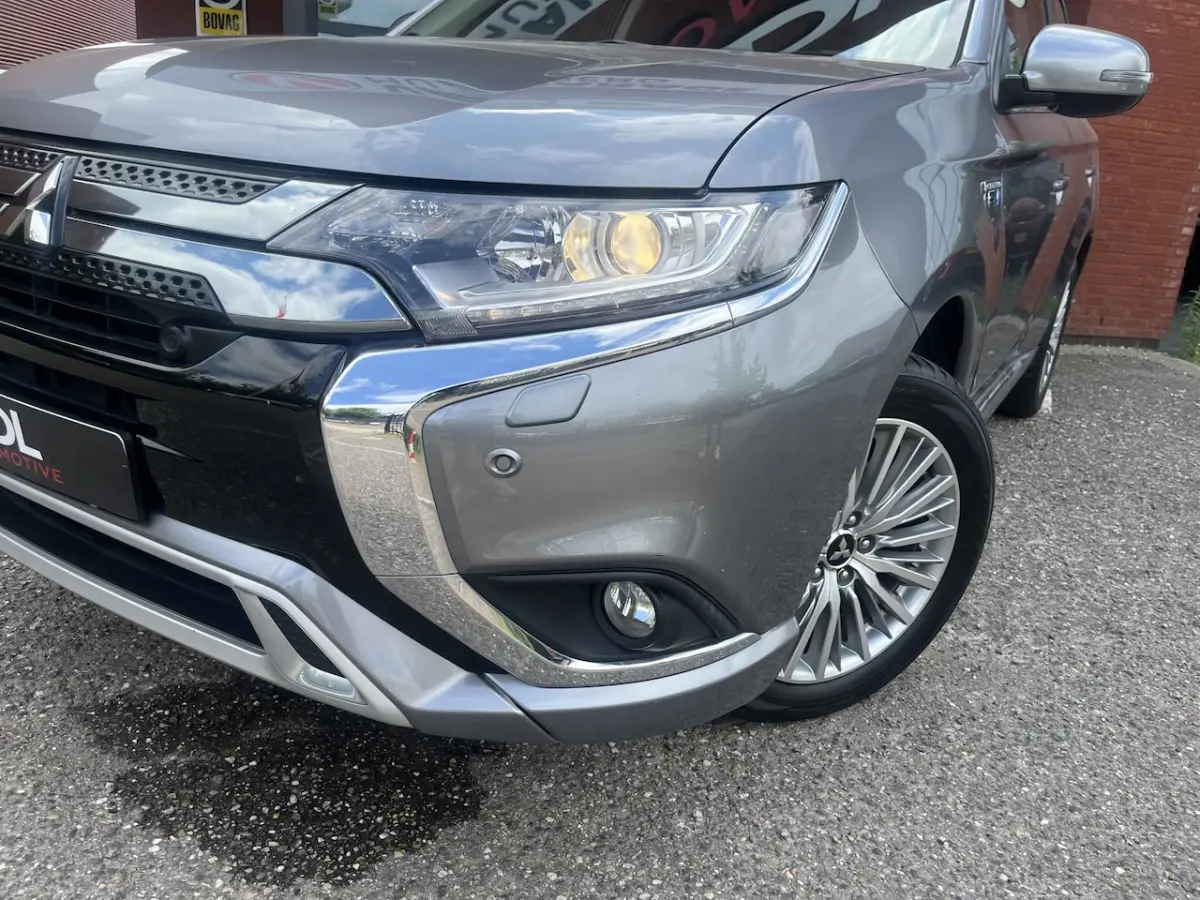 2.4 PHEV 4WD Pure+ 240PK // AFN. TREKHAAK // KEYLESS // CAMERA+SENSOREN // CLIMA // STOELV