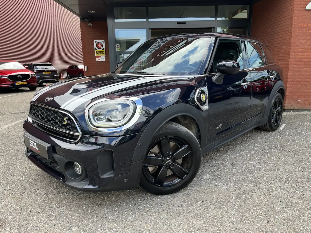 1.5 Cooper S E ALL4 Classic // HALF LEDER // SCHUIF-KANTELDAK // KEYLESS // HEAD-UP DISPLA