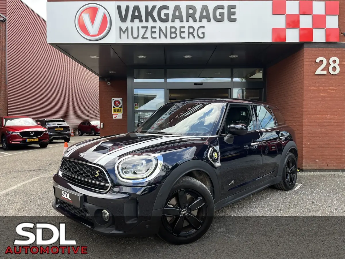 1.5 Cooper S E ALL4 Classic // HALF LEDER // SCHUIF-KANTELDAK // KEYLESS // HEAD-UP DISPLA