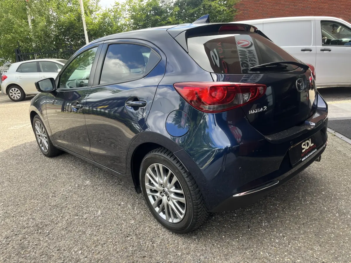 2 1.5 Skyactiv-G Signature // LED // DODEHOEK // LEDER-ALCANTARA // CLIMA // STOEL+STUURVE