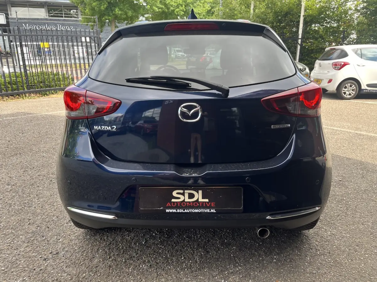 2 1.5 Skyactiv-G Signature // LED // DODEHOEK // LEDER-ALCANTARA // CLIMA // STOEL+STUURVE
