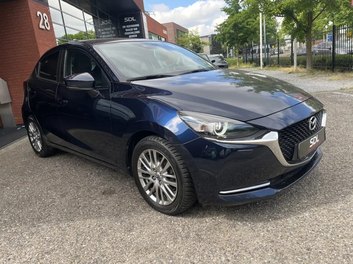 2 1.5 Skyactiv-G Signature // LED // DODEHOEK // LEDER-ALCANTARA // CLIMA // STOEL+STUURVE