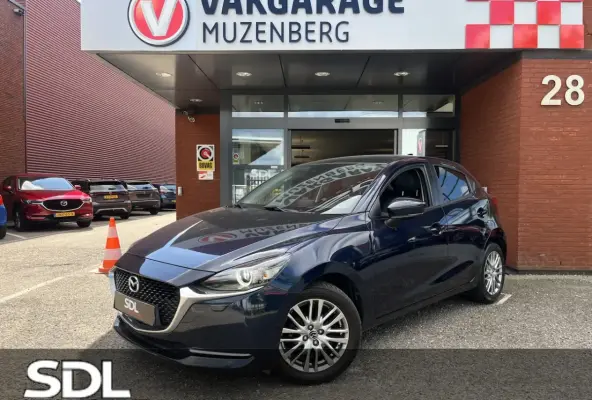 2 1.5 Skyactiv-G Signature // LED // DODEHOEK // LEDER-ALCANTARA // CLIMA // STOEL+STUURVE