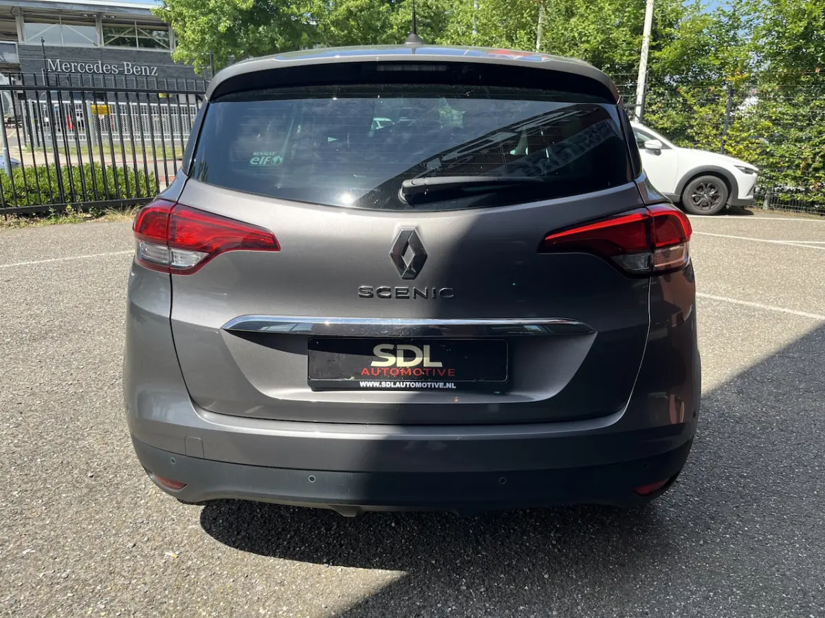 1.2 TCe Bose // WEGKLAPBARE TREKHAAK // BOSE // DODEHOEK // KEYLESS // CAMERA+SENSOREN //