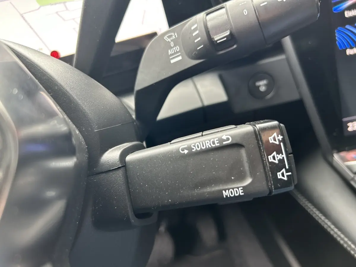 EV40 Techno SOH 94% // GROOT NAVI + CARPLAY // FULL LED // CAMERA // CLIMA // STOEL + STUU