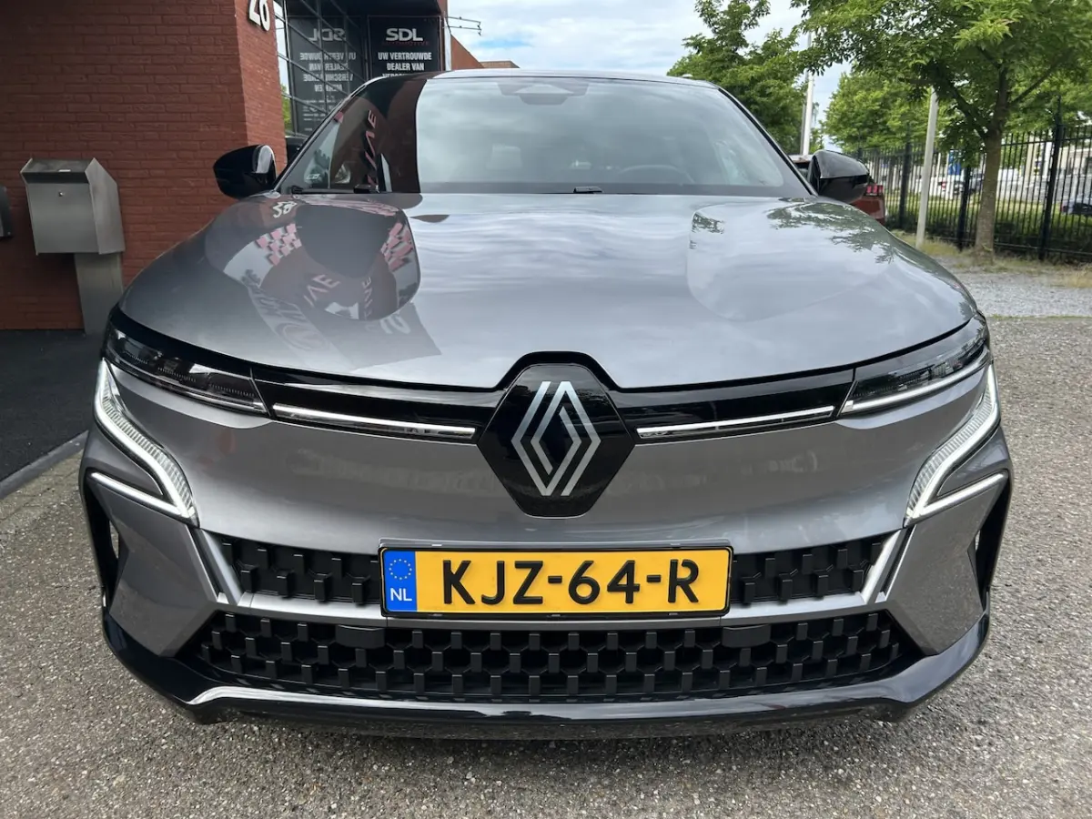 EV40 Techno SOH 94% // GROOT NAVI + CARPLAY // FULL LED // CAMERA // CLIMA // STOEL + STUU