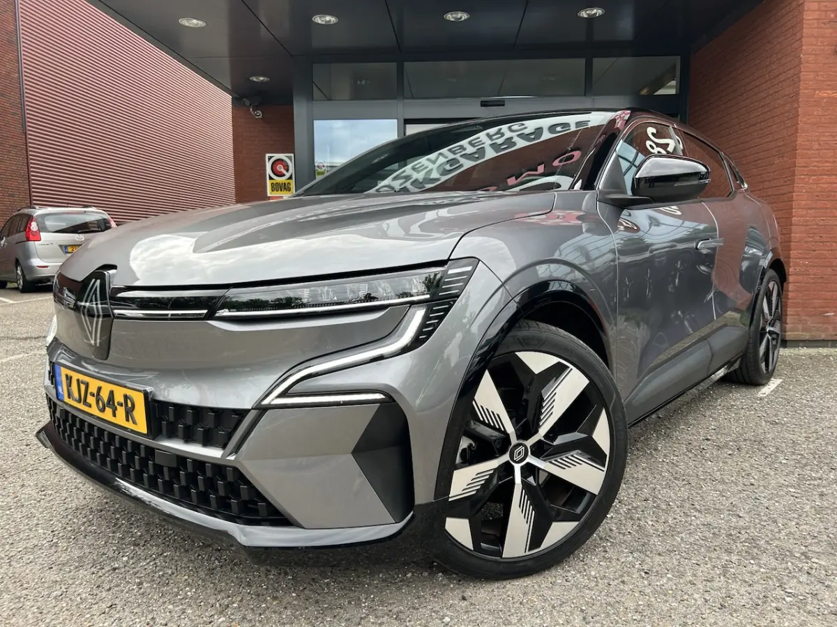 EV40 Techno SOH 94% // GROOT NAVI + CARPLAY // FULL LED // CAMERA // CLIMA // STOEL + STUU