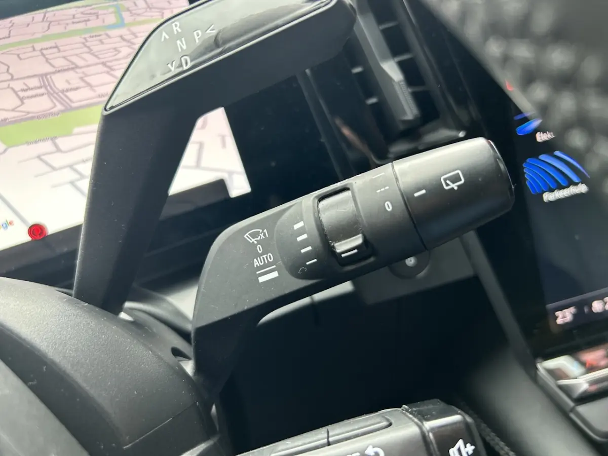 EV40 Techno SOH 94% // GROOT NAVI + CARPLAY // FULL LED // CAMERA // CLIMA // STOEL + STUU