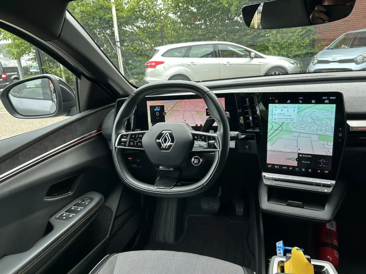 EV40 Techno SOH 94% // GROOT NAVI + CARPLAY // FULL LED // CAMERA // CLIMA // STOEL + STUU