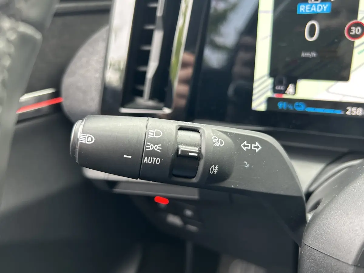 EV40 Techno SOH 94% // GROOT NAVI + CARPLAY // FULL LED // CAMERA // CLIMA // STOEL + STUU