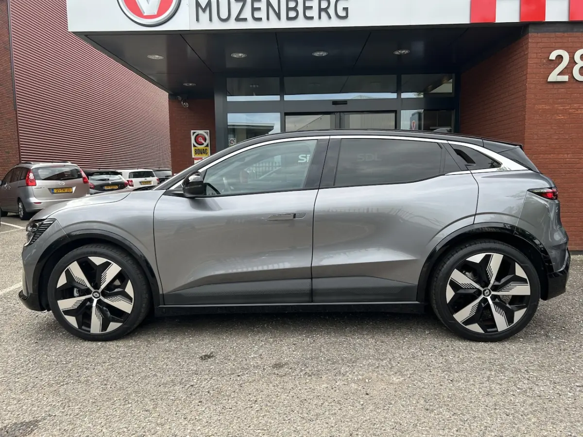 EV40 Techno SOH 94% // GROOT NAVI + CARPLAY // FULL LED // CAMERA // CLIMA // STOEL + STUU