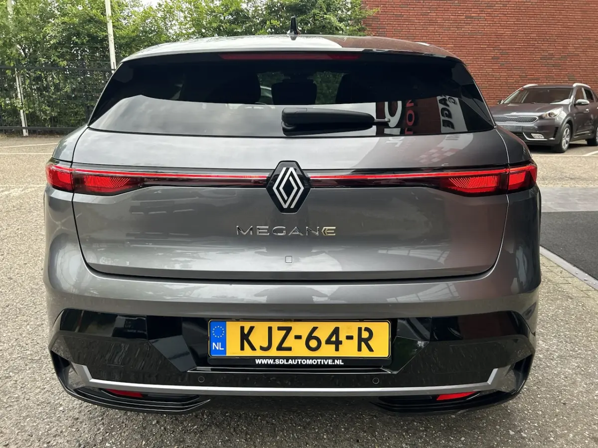 EV40 Techno SOH 94% // GROOT NAVI + CARPLAY // FULL LED // CAMERA // CLIMA // STOEL + STUU
