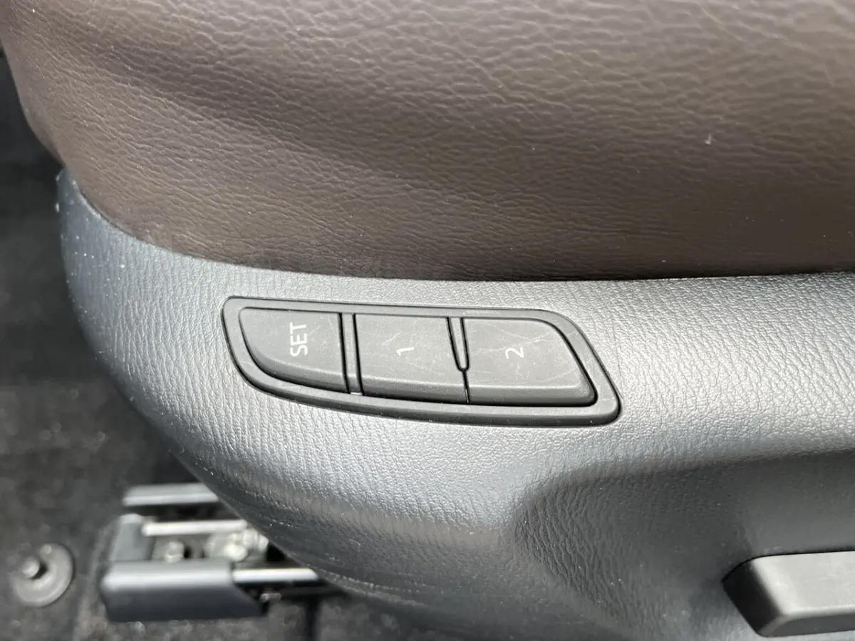 2.0 SkyActiv-G 120 GT-M // LEDER // FULL LED // MEMORY SEAT // BOSE AUDIO // HUD // NAVI /