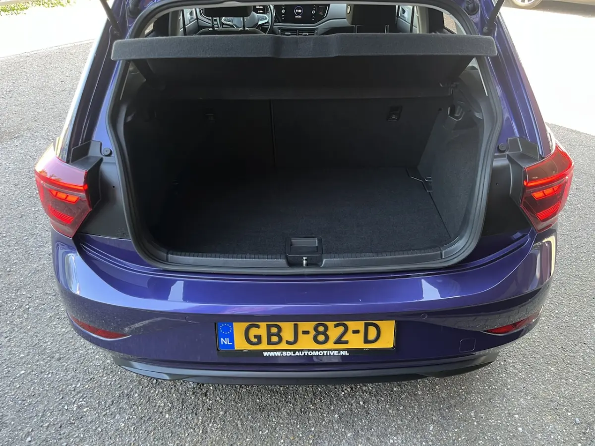 1.0 TSI R-Line Business // NAVI // CAMERA // ADAPTIVE CRUISE // DIGITAAL COCKPIT // STOELV