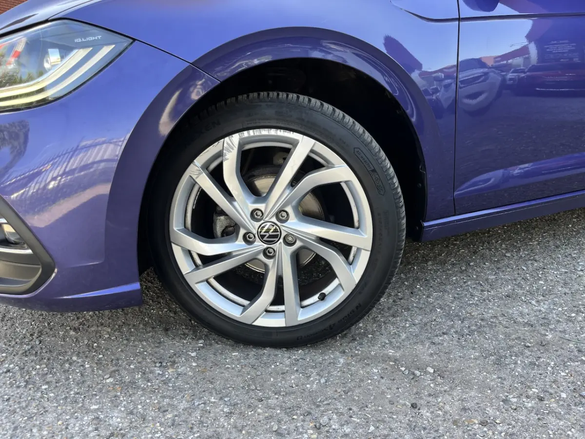 1.0 TSI R-Line Business // NAVI // CAMERA // ADAPTIVE CRUISE // DIGITAAL COCKPIT // STOELV