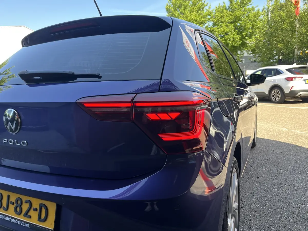 1.0 TSI R-Line Business // NAVI // CAMERA // ADAPTIVE CRUISE // DIGITAAL COCKPIT // STOELV