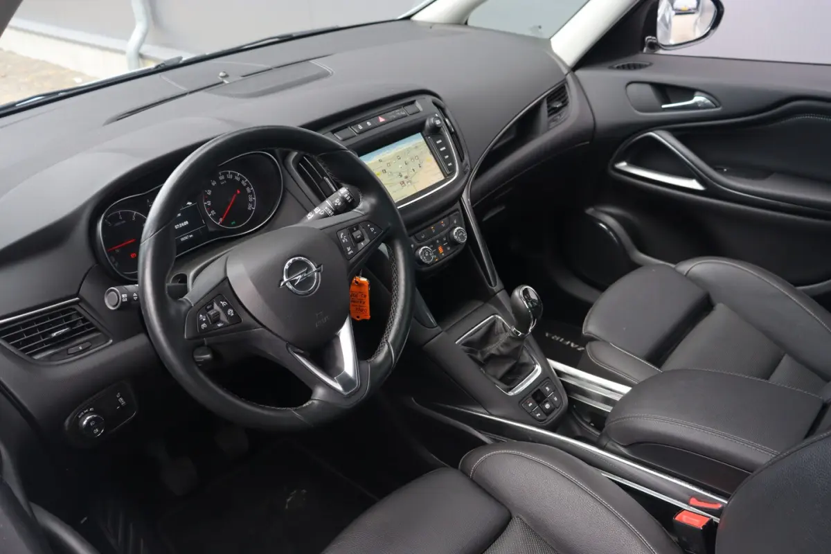 1.4 Turbo Edition 7p. | Pano | Leder | Camera |
