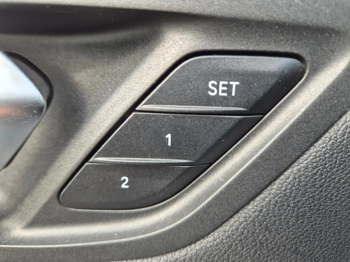 118i - Panoramadak - Memorystoel - Stoelverwarming - Adapt Cruise - Camera - CarPlay - Inc