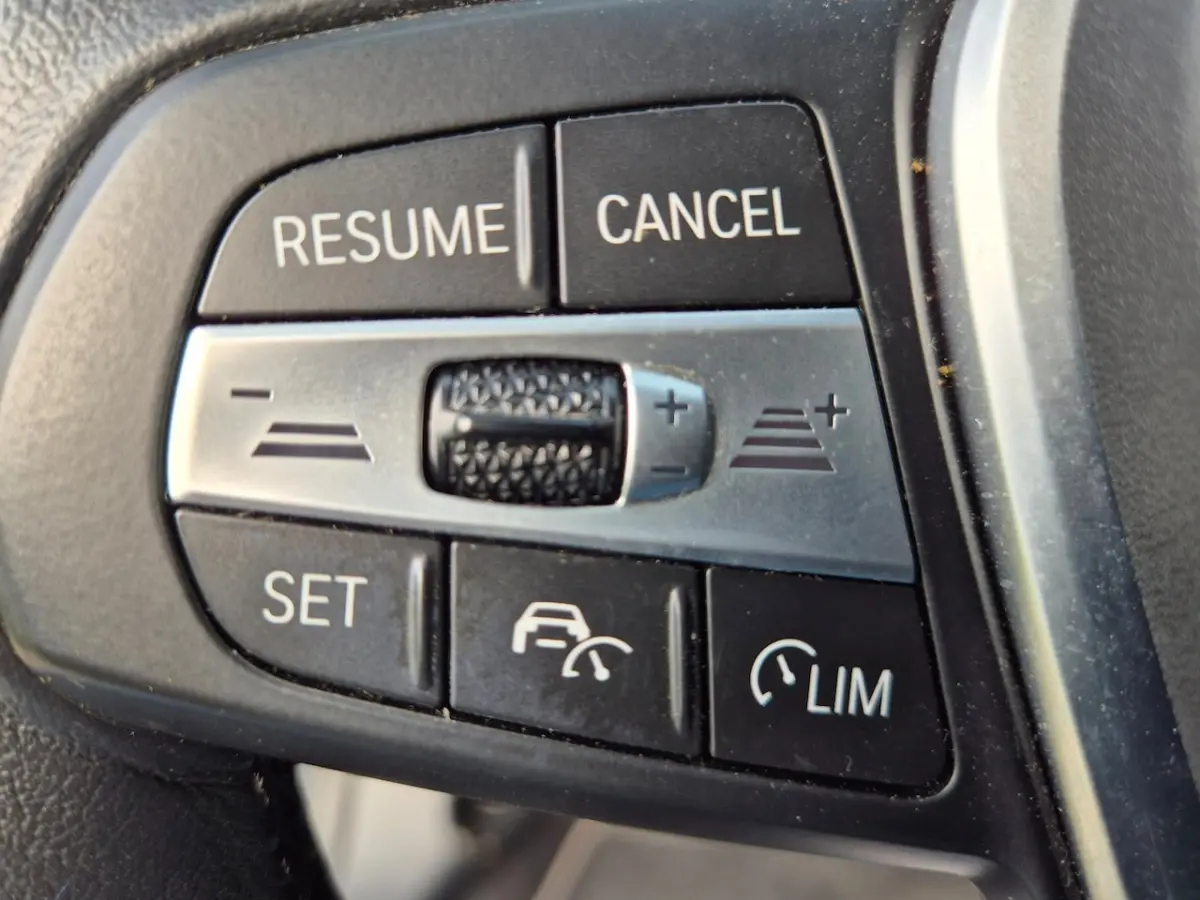 118i - Panoramadak - Memorystoel - Stoelverwarming - Adapt Cruise - Camera - CarPlay - Inc