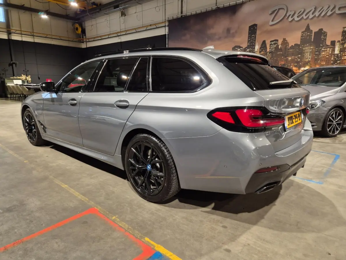 530e Business Edition Plus M-Sport - Panoramadak - Leder - LED - Stoel en Stuurverw - Incl