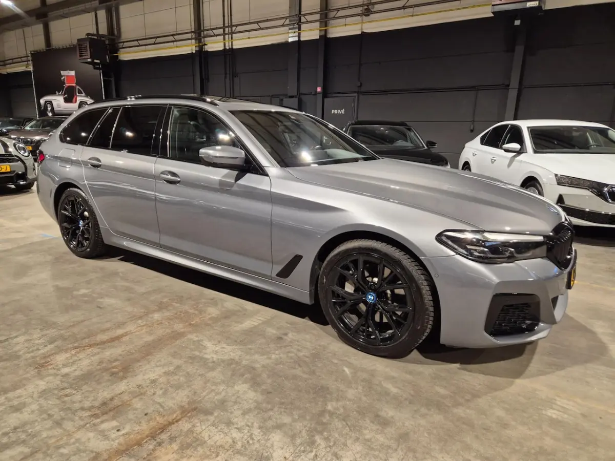 530e Business Edition Plus M-Sport - Panoramadak - Leder - LED - Stoel en Stuurverw - Incl