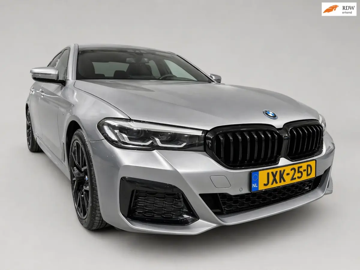 530e Business Edition Plus M-Sport - Panoramadak - Leder - LED - Stoel en Stuurverw - Incl