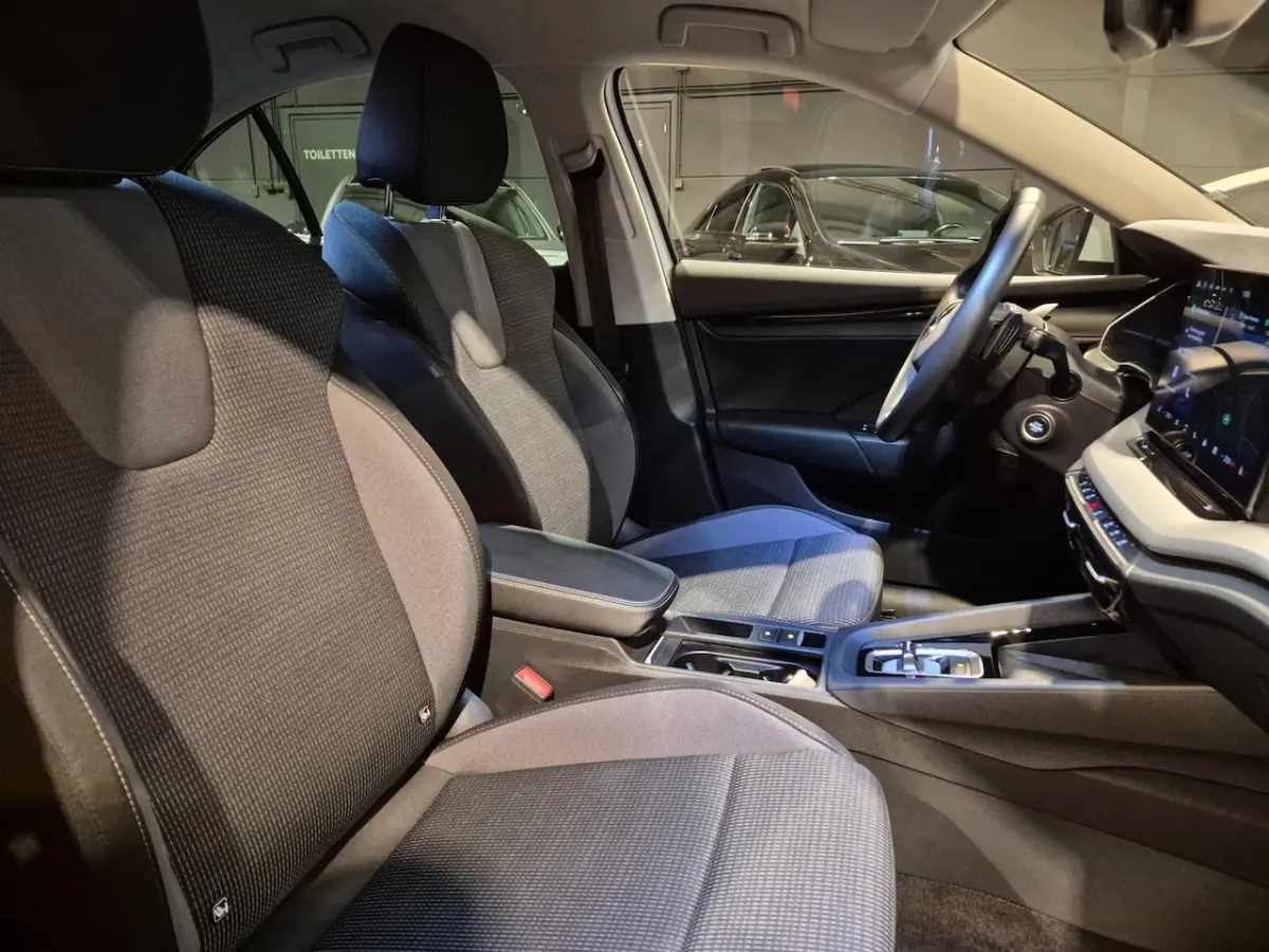 1.5 TSI MHEV Business - Navi - CarPlay - Camera - Adapt Cr - Climate - Stoelverw - Keyless