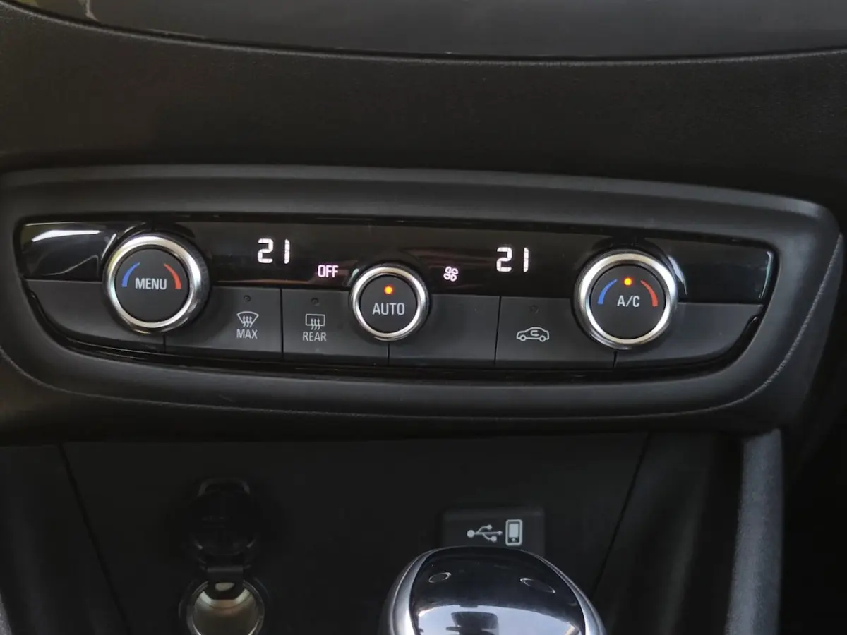 1.2 Turbo Elegance | Park. Camera | Park. Sensoren Voor + Achter | Botswaarschuw. | Apple