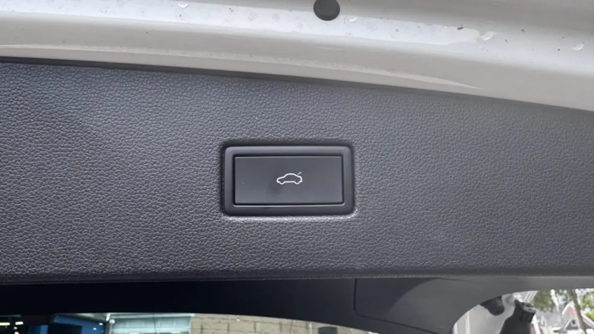 1.4 TSI eHy R-Line Business+ | Panodak | Adap. Cruise | Camera |