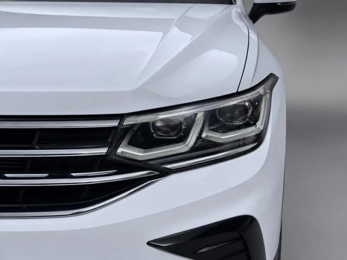 1.4 TSI eHy R-Line Business+ | Panodak | Adap. Cruise | Camera |