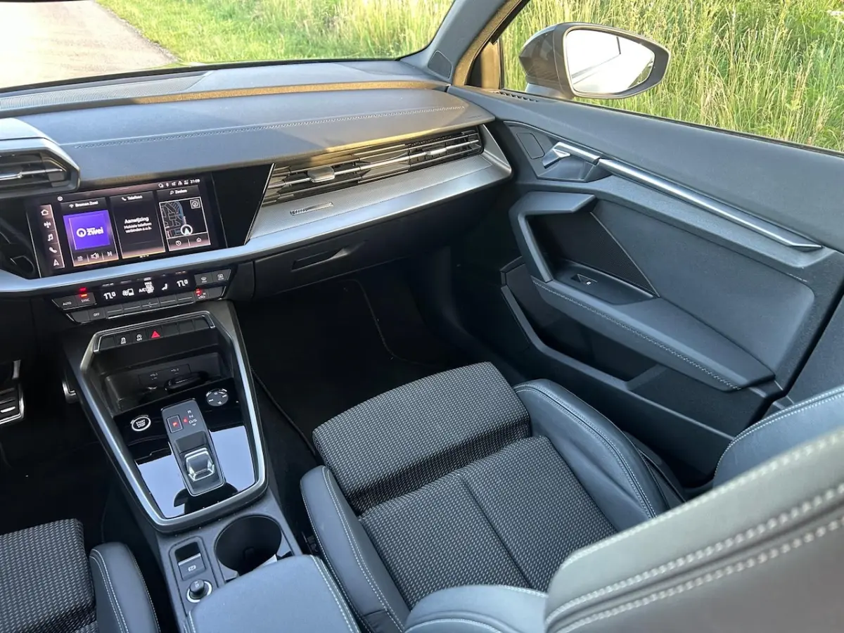 30 TFSI S-Line edition | Apple Carplay | Lane Assist | Parkeersensoren