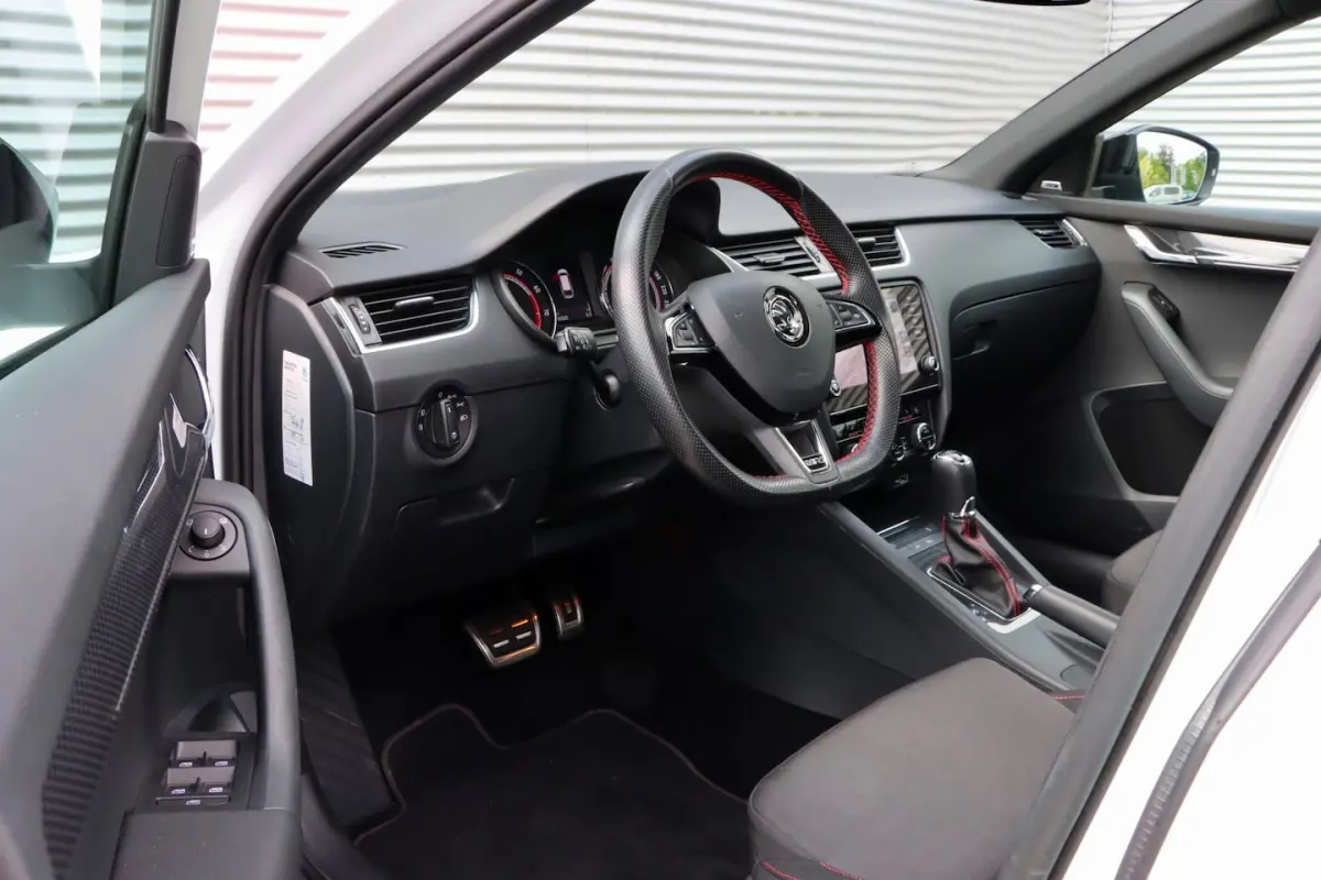 2.0 TSI RS | CANTON | PANORAMA | LED | CARPLAY