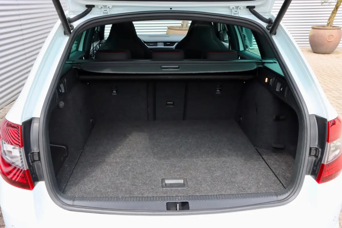 2.0 TSI RS | CANTON | PANORAMA | LED | CARPLAY