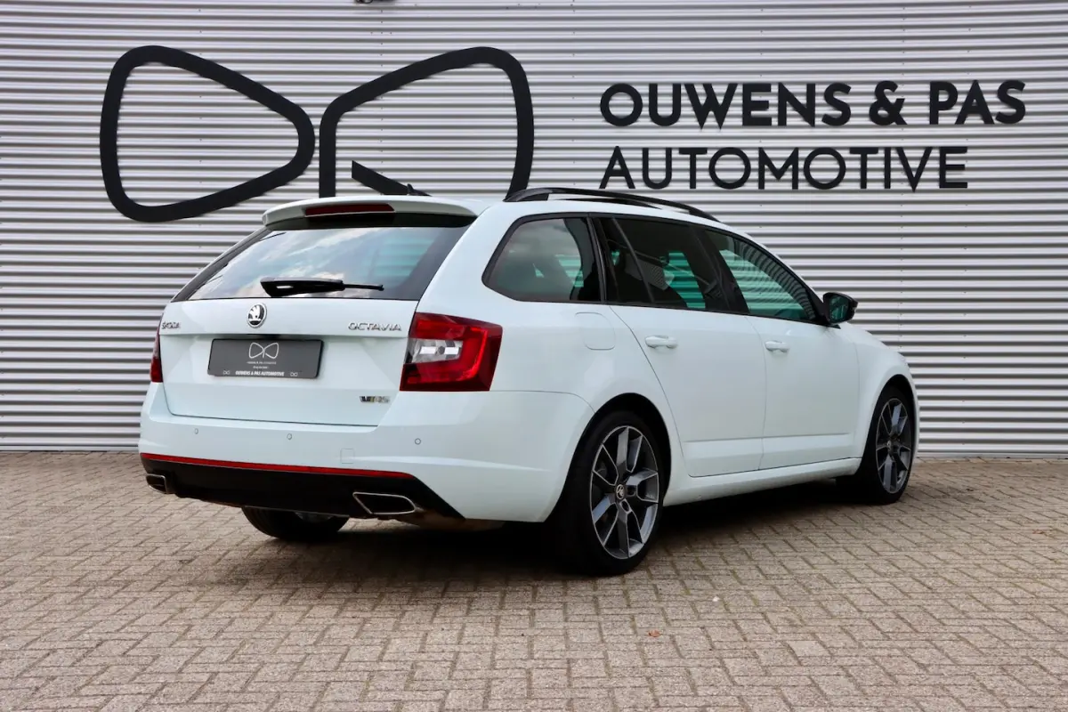 2.0 TSI RS | CANTON | PANORAMA | LED | CARPLAY