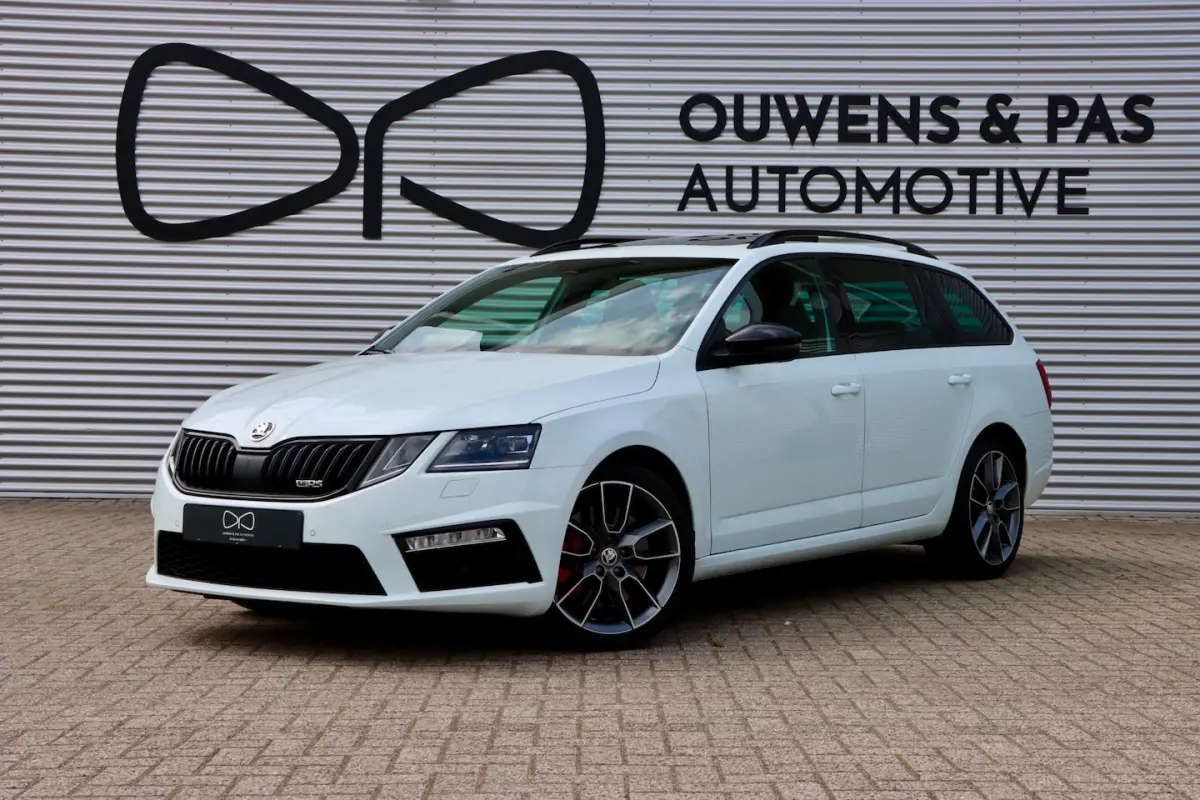 2.0 TSI RS | CANTON | PANORAMA | LED | CARPLAY