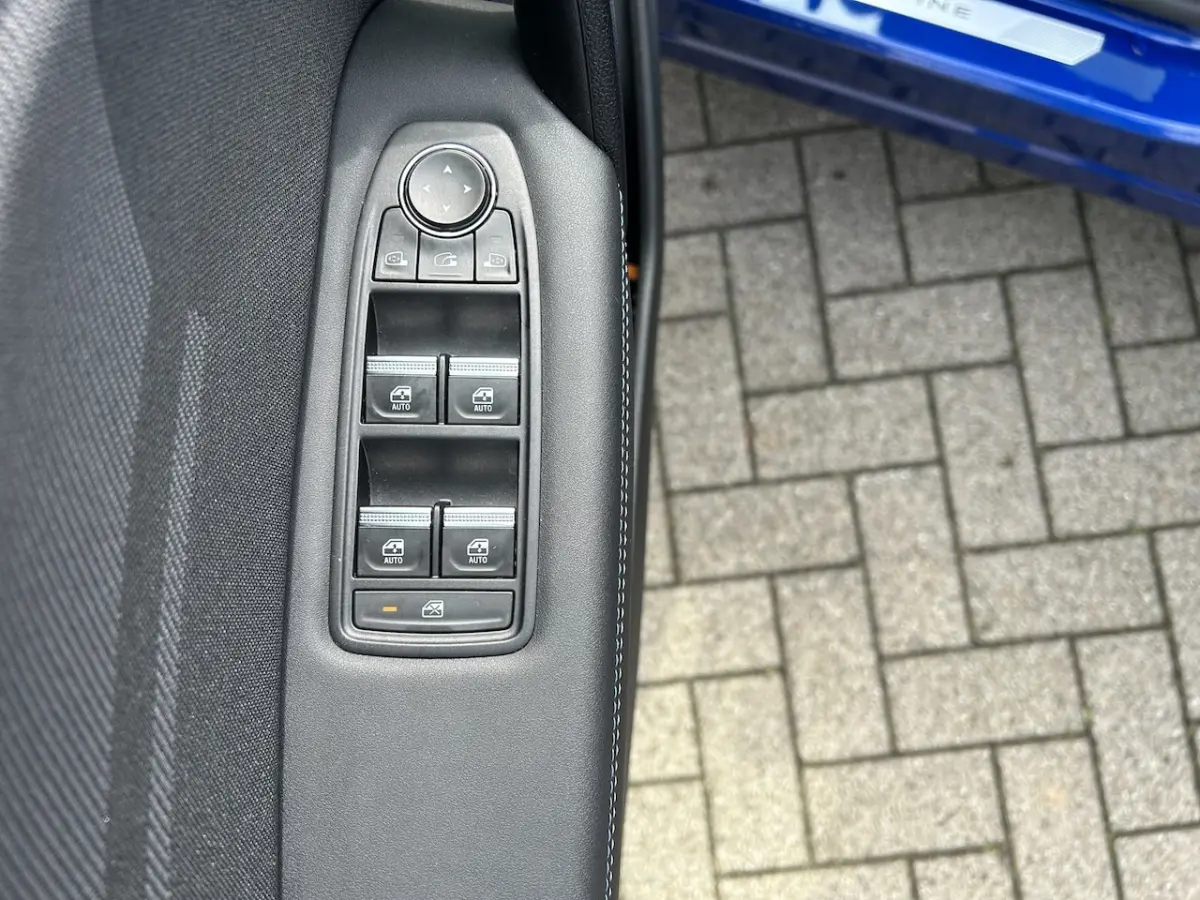 1.6 E-Tech full hybrid 145 esprit Alpine/ Full options