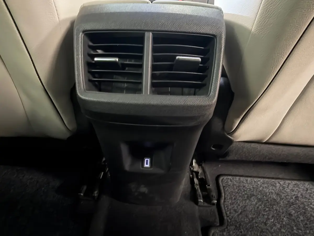 1.6 PureTech feel HYBRID PLUG-IN PHEV AIRCO CAMERA PDC APPLE CARPLAY TREKHAAK CRUISE