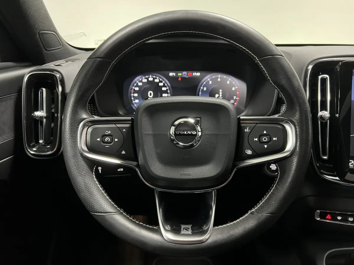 2.0 T4 R-Design | PANO | 360 CAMERA | NAVI | KEYLESS |