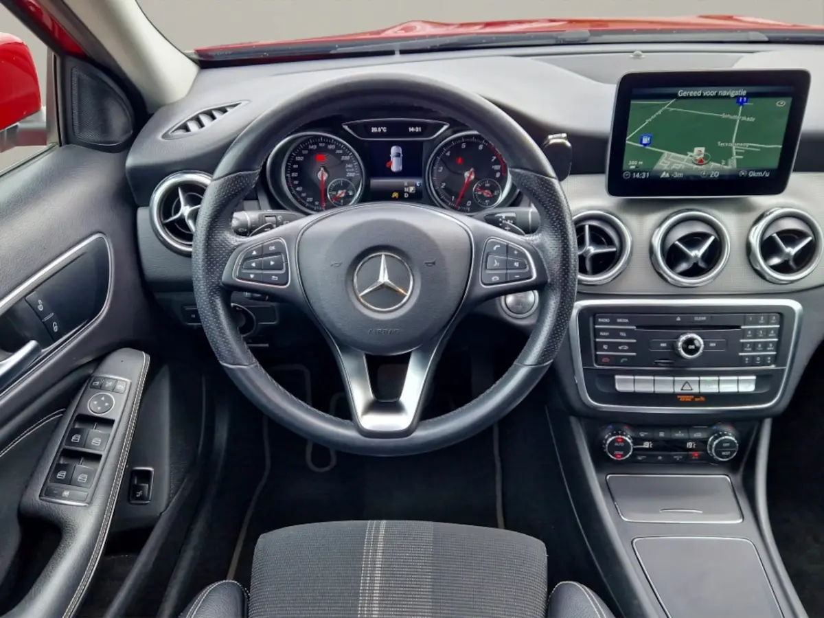 200 Premium Stoelverwarming - Camera - Navi