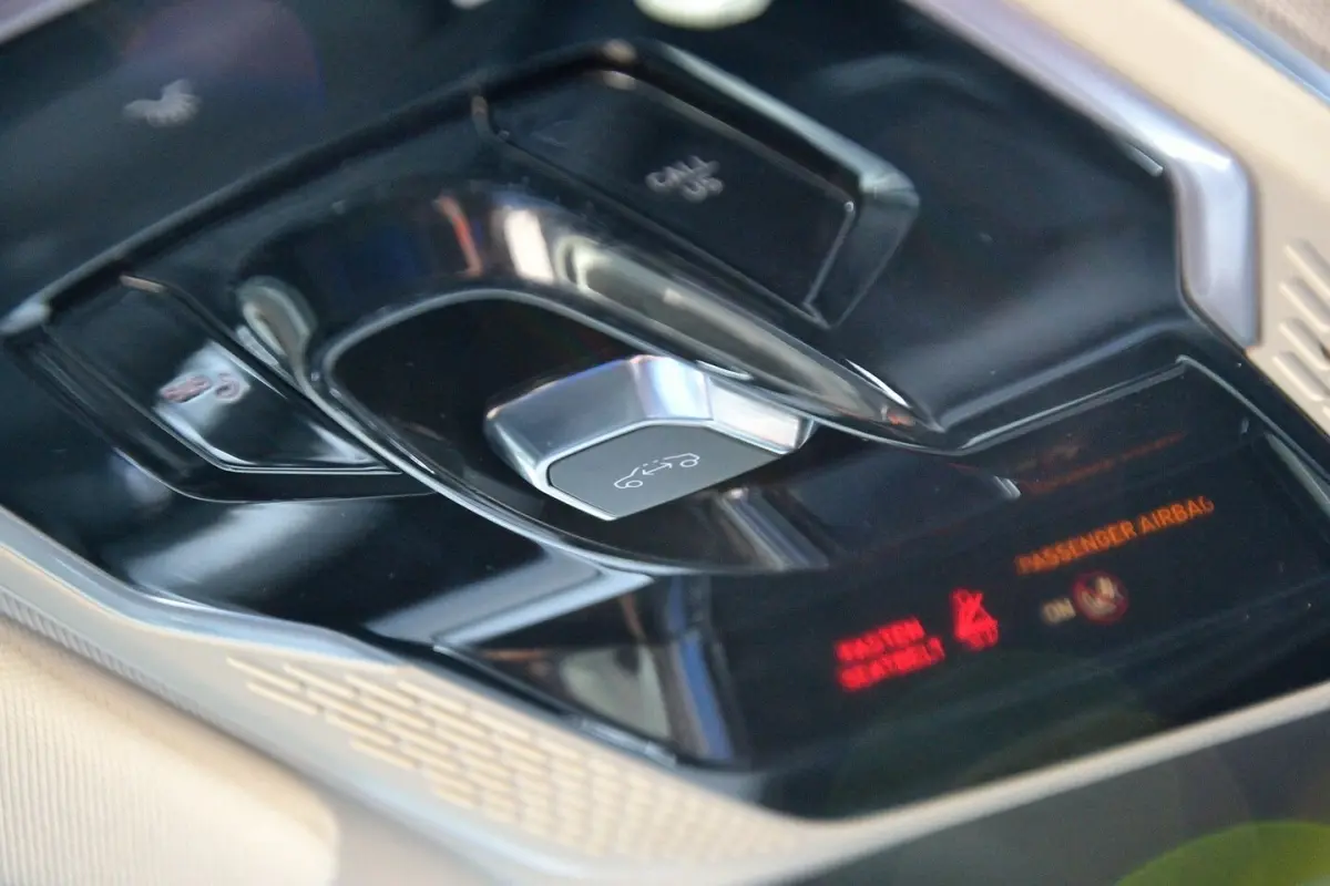1.5 Plug-in Hybrid | Full Black | Trekhaak | Panoramadak | ACC