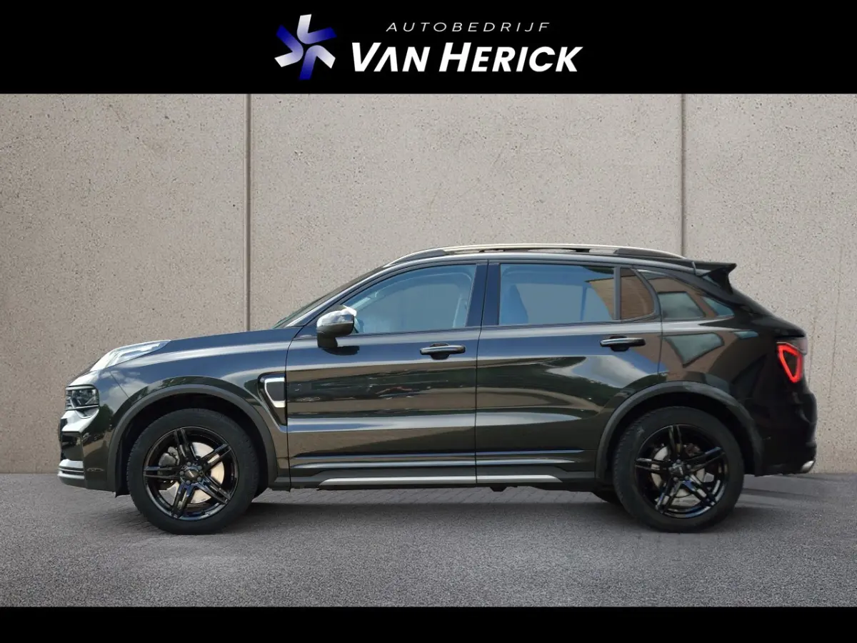 1.5 Plug-in Hybrid | Full Black | Trekhaak | Panoramadak | ACC
