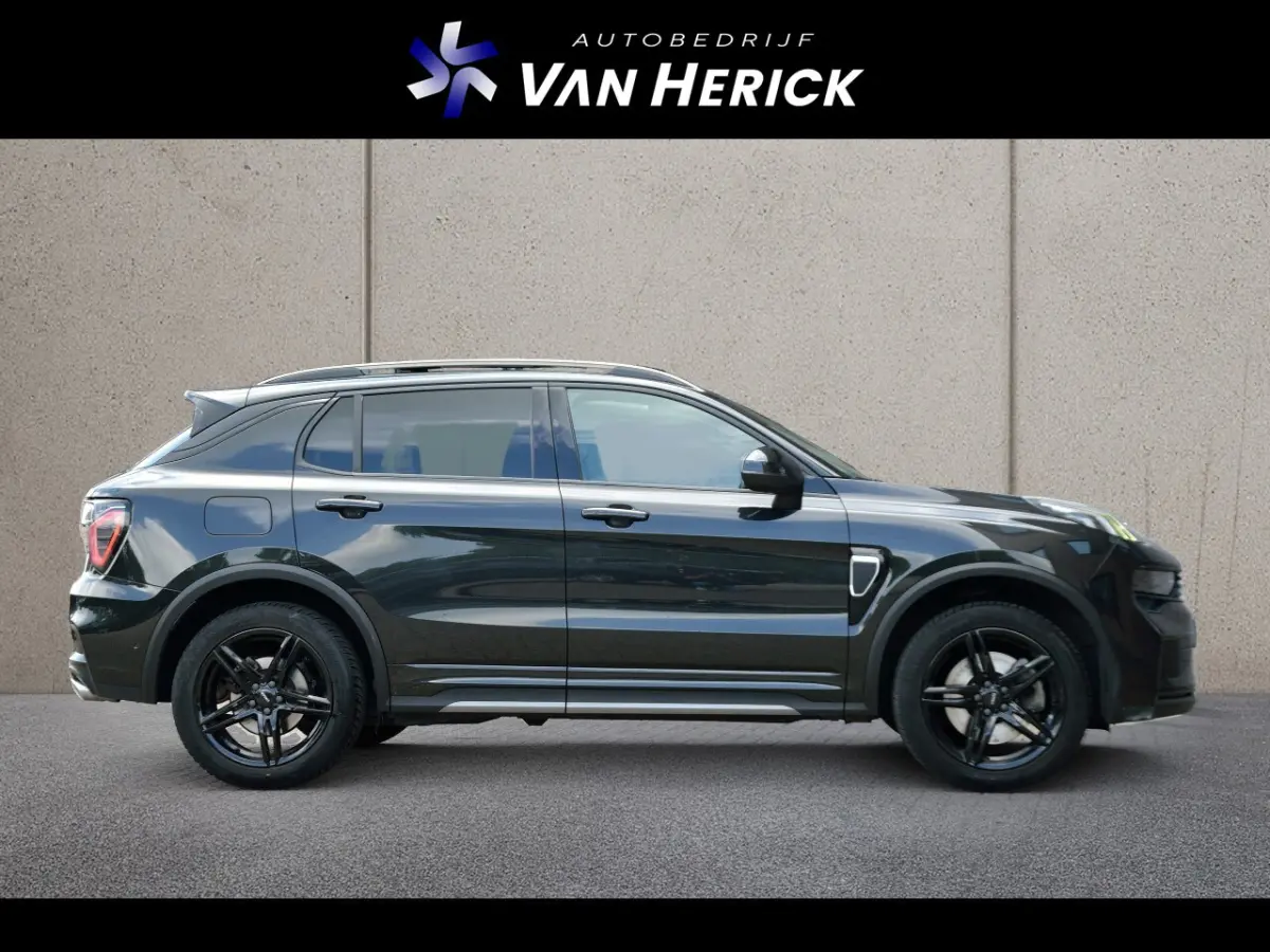1.5 Plug-in Hybrid | Full Black | Trekhaak | Panoramadak | ACC