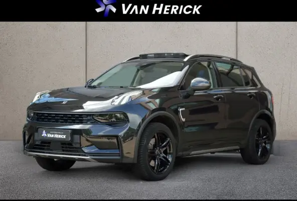 1.5 Plug-in Hybrid | Full Black | Trekhaak | Panoramadak | ACC