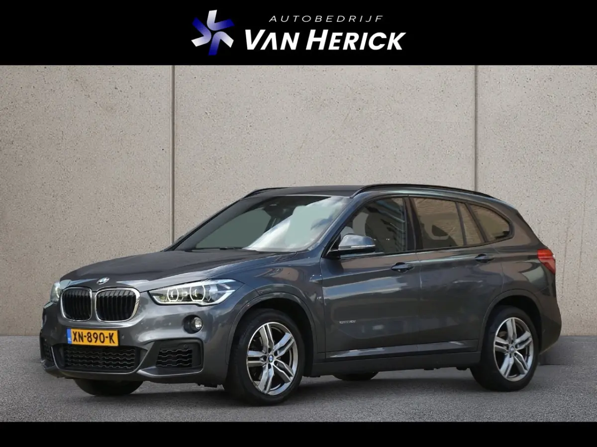 SDrive18i High Executive Automaat | M-Sport | Alcantara | LED | Navigatie