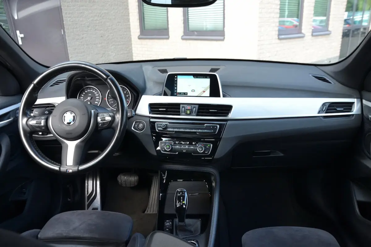 SDrive18i High Executive Automaat | M-Sport | Alcantara | LED | Navigatie