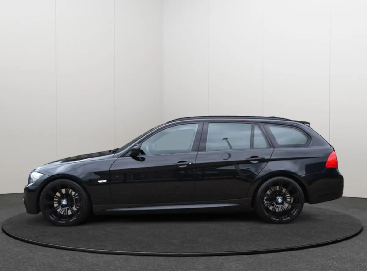 335i High Executive Pano/Leer/H&K/Keyless