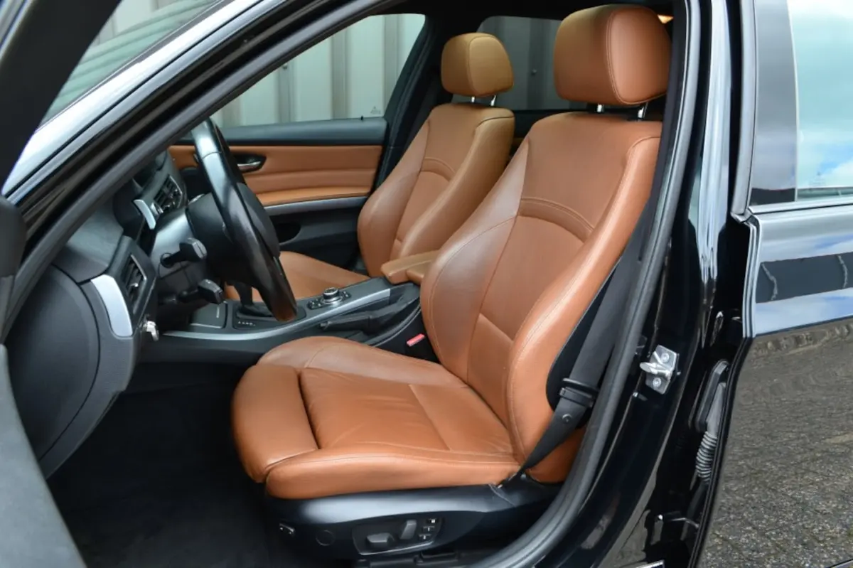 335i High Executive Pano/Leer/H&K/Keyless