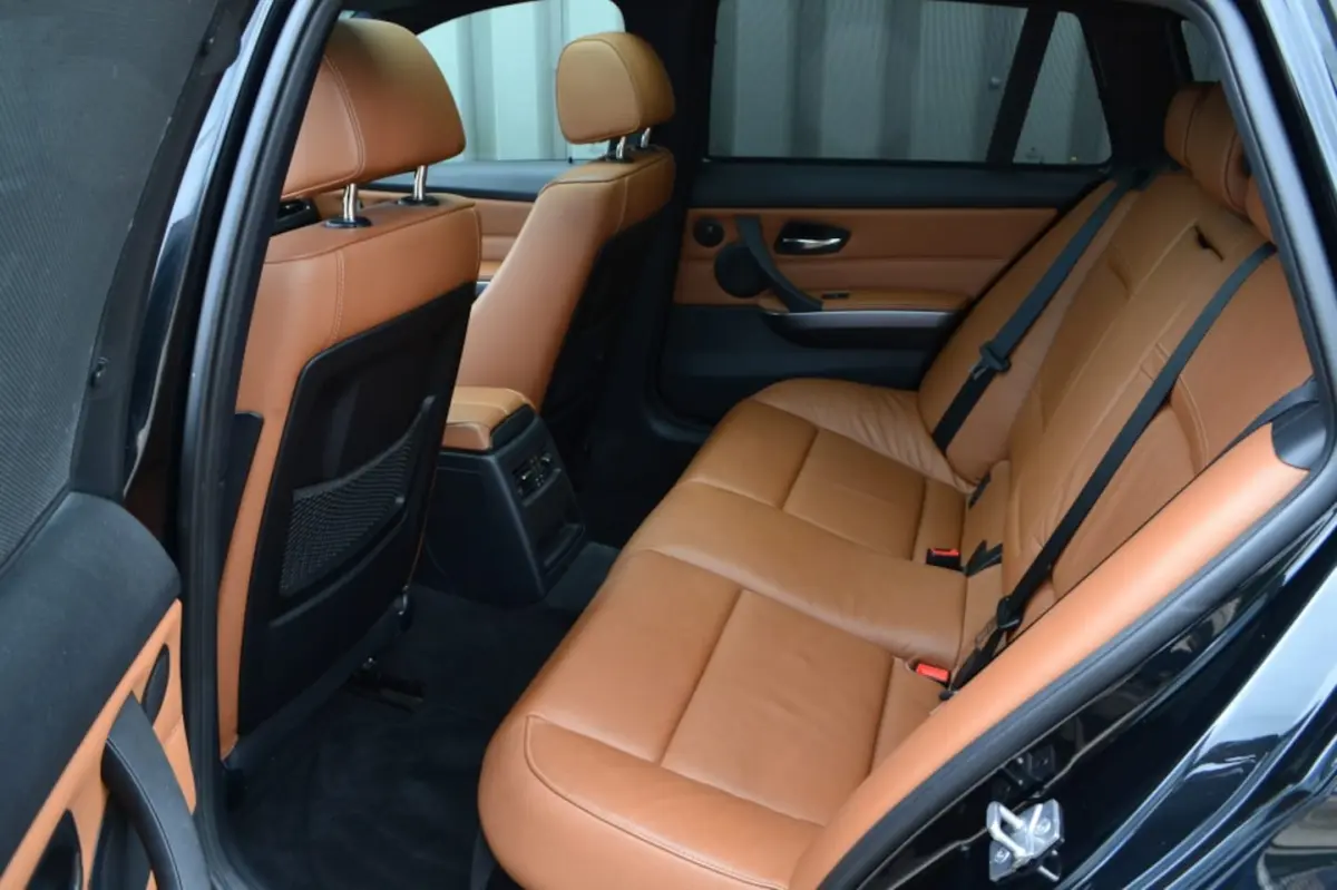 335i High Executive Pano/Leer/H&K/Keyless