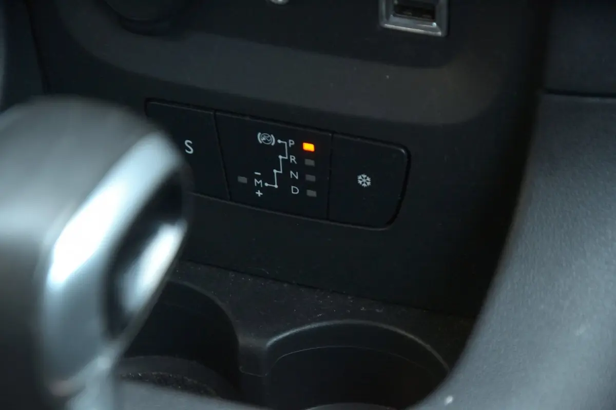 1.2 PureTech S&S Shine Automaat | Camera | Nette staat