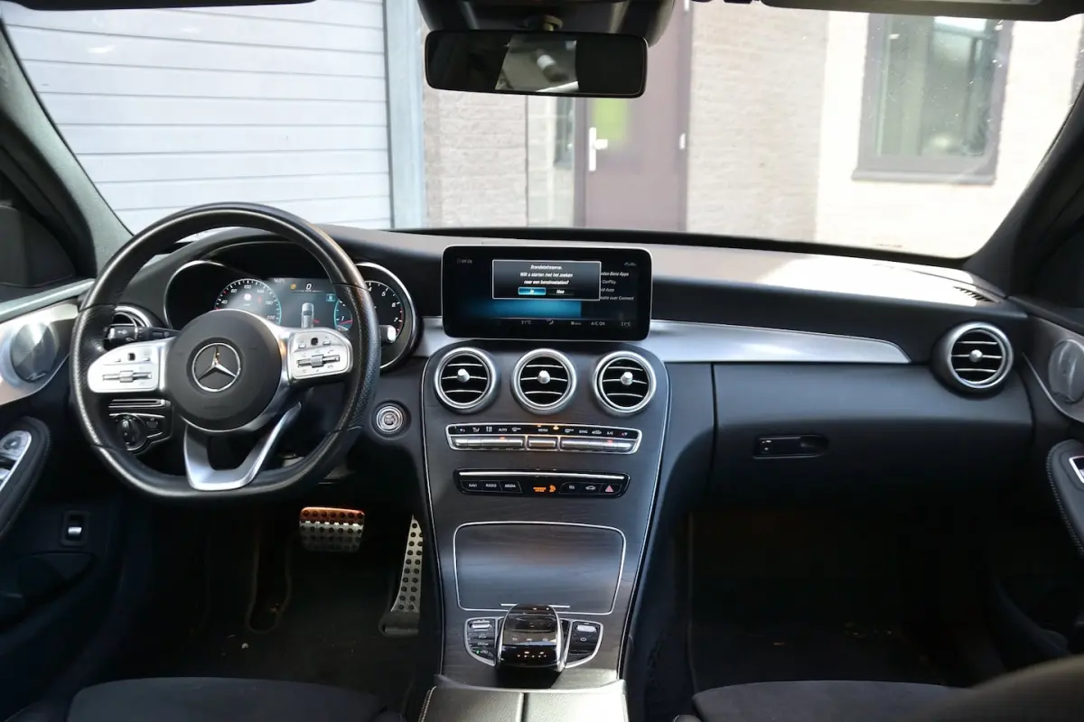 180 Business Solution AMG Automaat | Burmester | Sfeerverlichting | Carplay